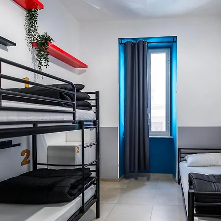 Melting Pot Hostel *