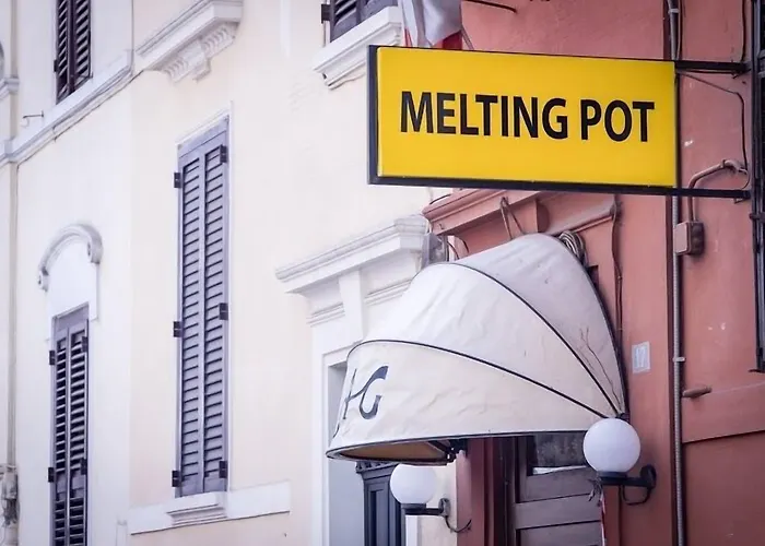 Melting Pot Hostel *