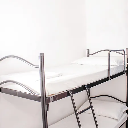 メルティング ポット ホステル ローマ