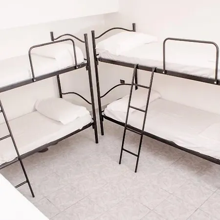 メルティング ポット ホステル ローマ